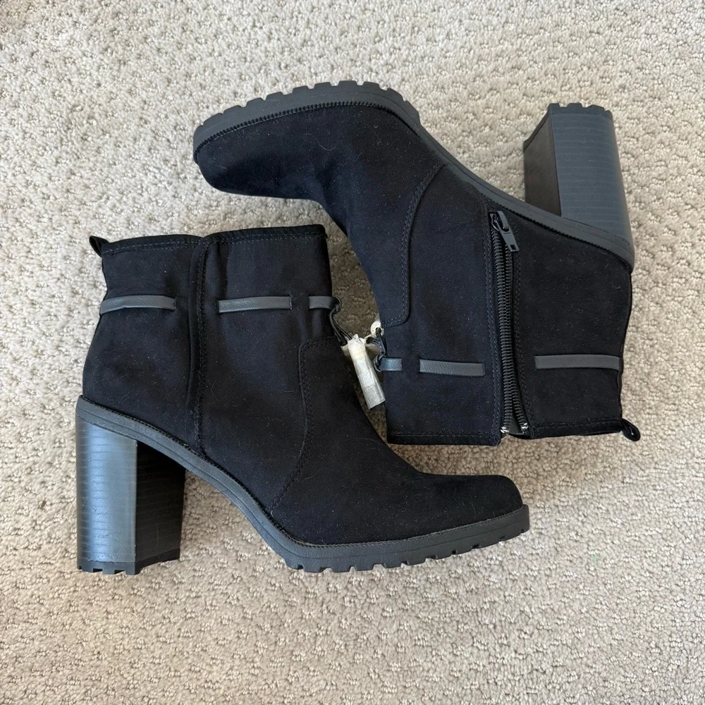 Jaclyn Smith Rubi Black Faux Suede Block Heel Rounded Toe Tassel Ankle Booties